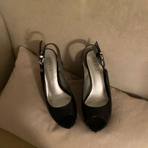 Guess leather black and white print wedges - Picture 2 of 5